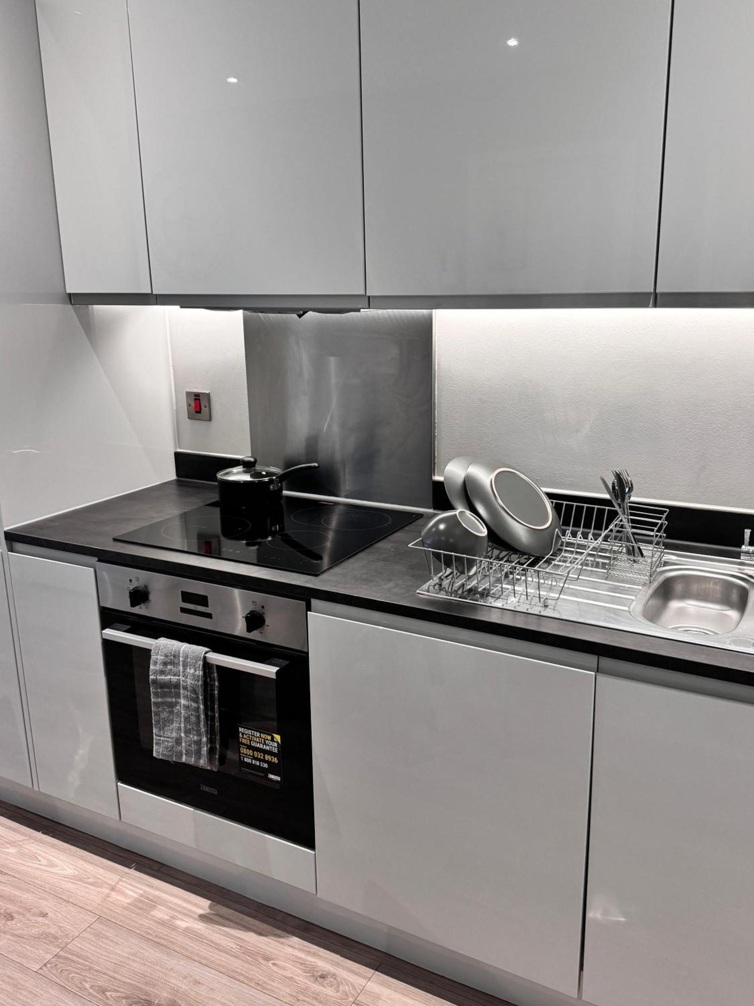 Stylish Luxury Flat Apartment